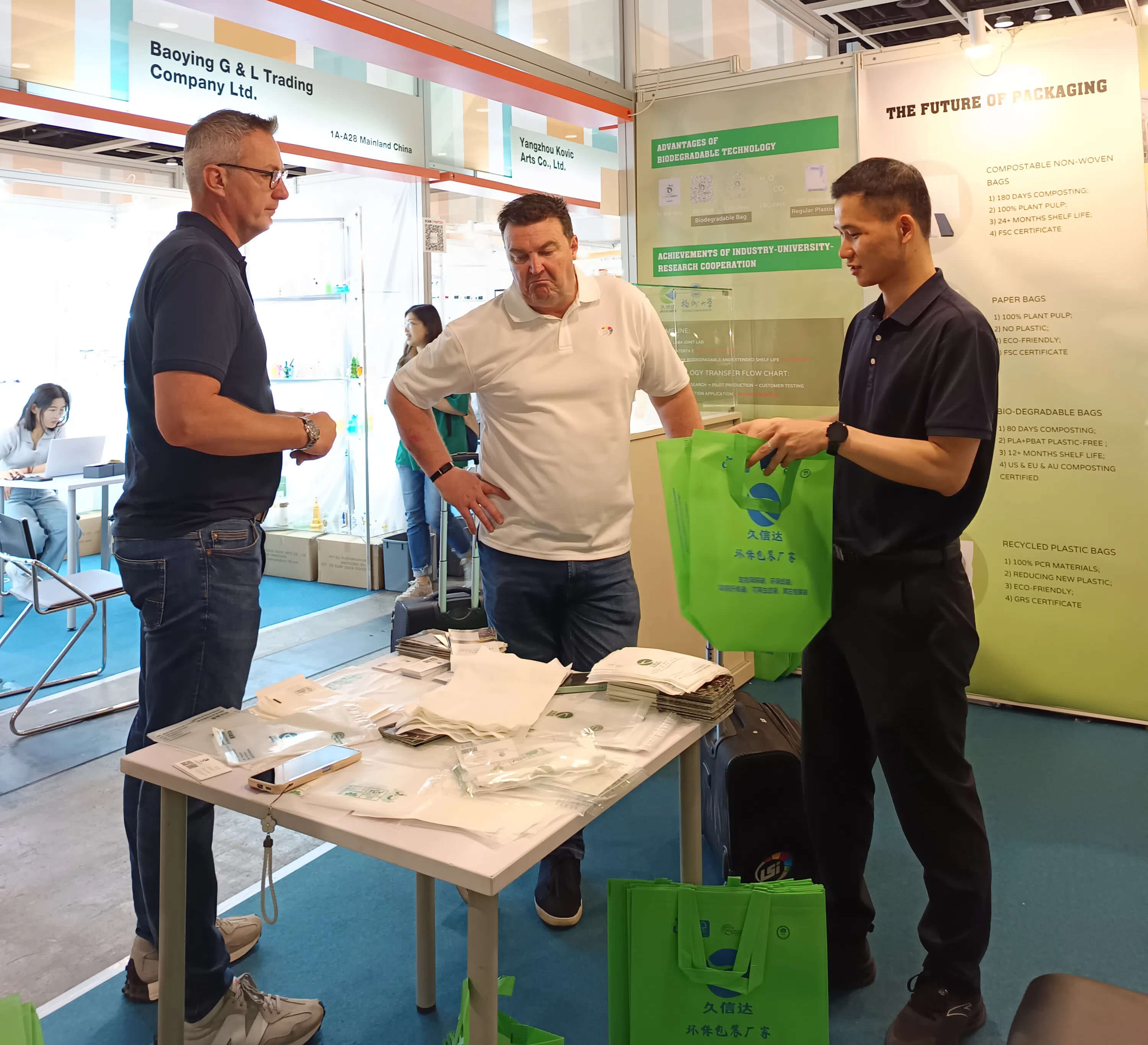 JXD Packaging Company Showcases Innovative Eco-Friendly Packaging at Hong Kong Gifts & Premium Fair 2 f5e97e43031ab60b1ec3a9b94372086